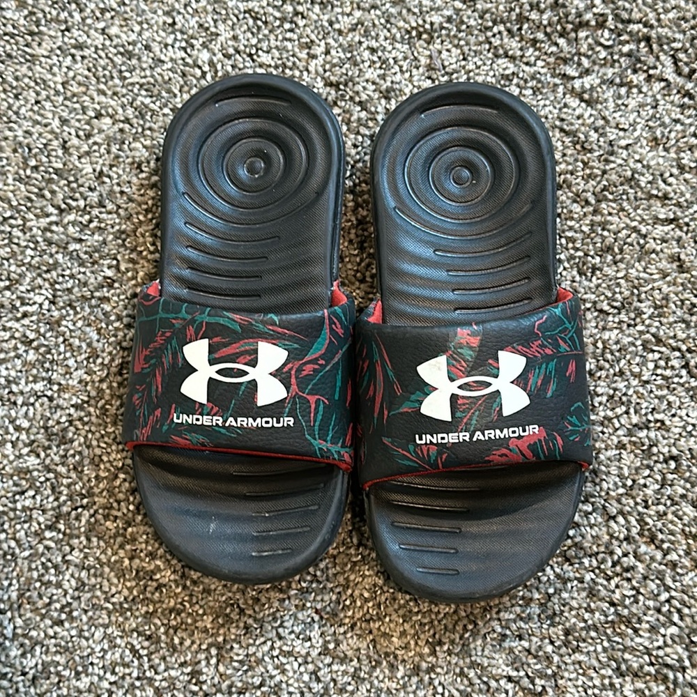 Under Armour slides - size 12k